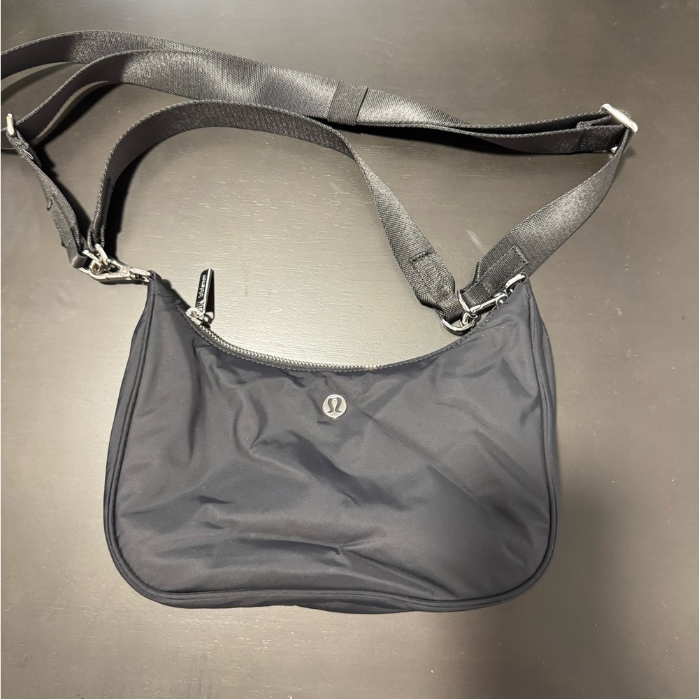 Lululemon | City Essentials Small Shoulder Bag 3L